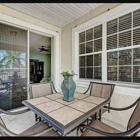 1 Bedroom , 1 Bath With Kitchen At Img Μπράντεντον Εξωτερικό φωτογραφία